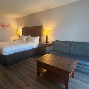 King Room Lake Front or Non-Smoking